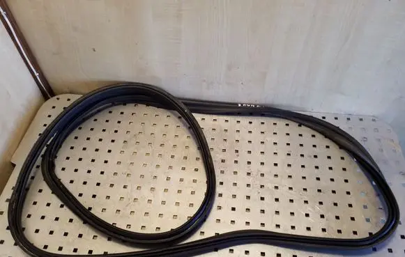 Ford Focus Trunk rubber seal (body) 
