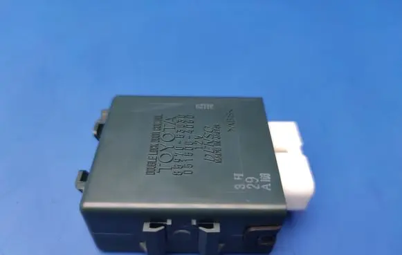 Lexus IS 220D-250-350 Door control unit/module 8597053030 0515004060