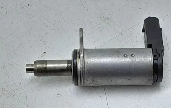 Audi A6 S6 C7 4G Camshaft vanos timing valve 06H103697B