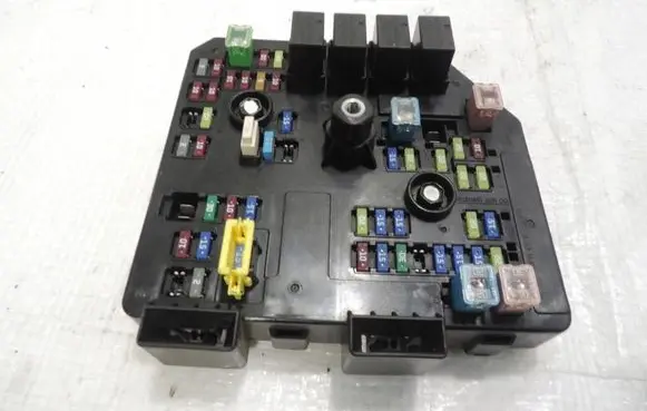 Opel Antara Fuse box set 95142072