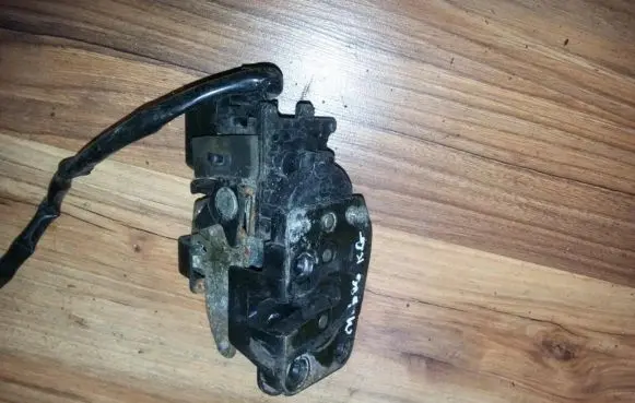 Mazda 626 Rear door lock