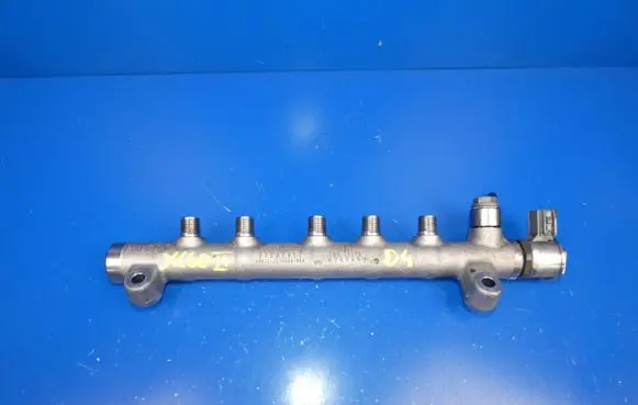 Volvo XC60 Fuel main line pipe 31303612