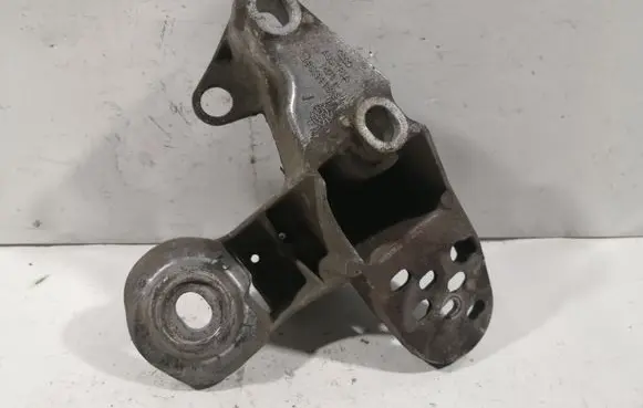 Audi A6 S6 C5 4B Engine mounting bracket 4B0199351B