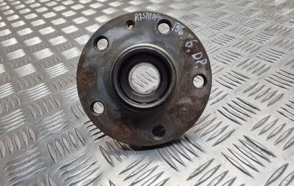 Volkswagen PASSAT B6 Rear wheel ball bearing 
