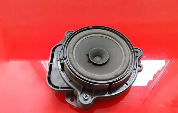 Nissan Navara D40 Rear door speaker NOCODE