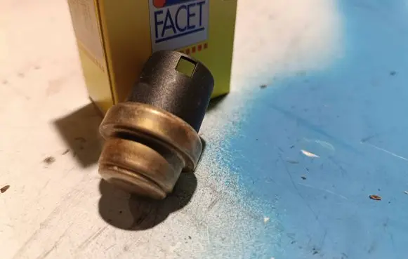 Coolant temperature sensor