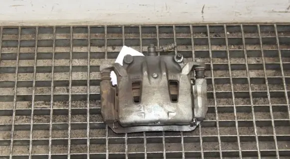 Nissan Leaf II (ZE1) Front brake caliper
