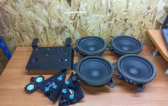 Volvo V60 Audio system kit 31350322AA