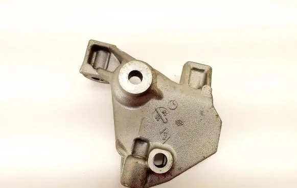 Nissan Qashqai Engine mounting bracket 168130812R