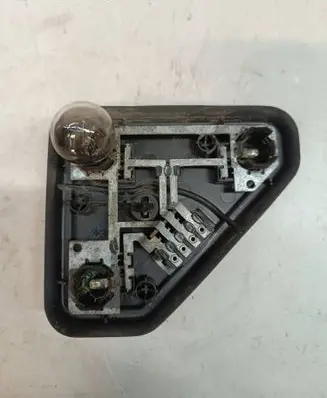 BMW 5 E39 Tail light bulb cover holder 8371326