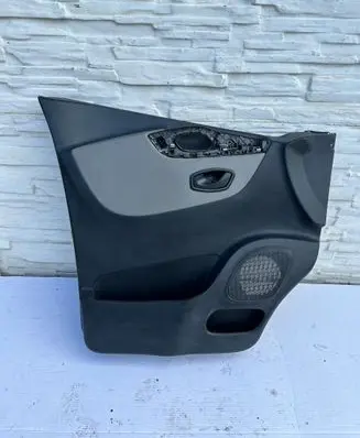 Renault Trafic III (X82) Front door card panel trim