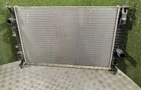 Peugeot 3008 II Coolant radiator 9678711180