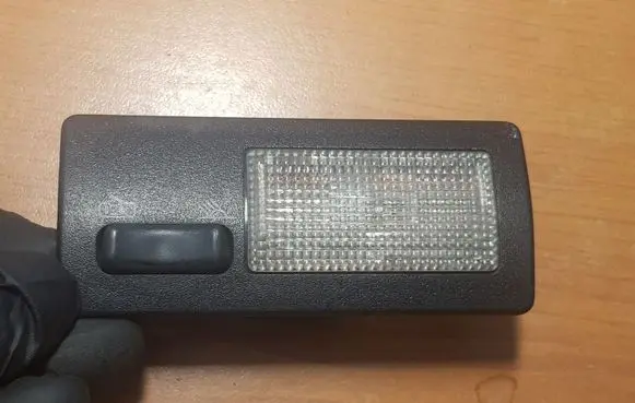 Volkswagen PASSAT B3 Rear seat light 357947291