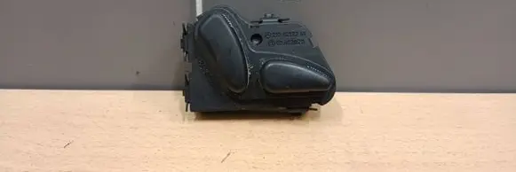 Mercedes-Benz E W211 Seat control switch 2108213751 03463820