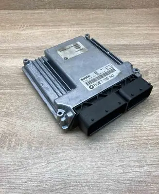 BMW 5 E39 Engine control unit/module ECU 7793443 0281010565