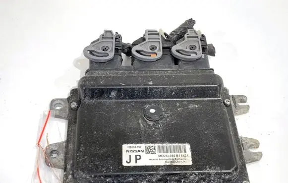 Nissan Note (E11) Engine control unit/module ECU MEC93050