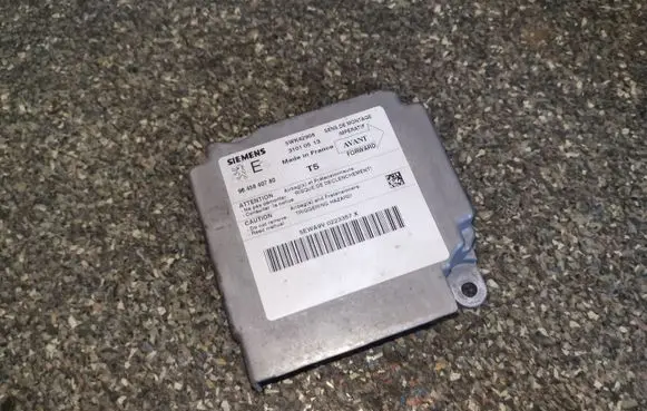 Peugeot 307 Airbag control unit/module 9645840780