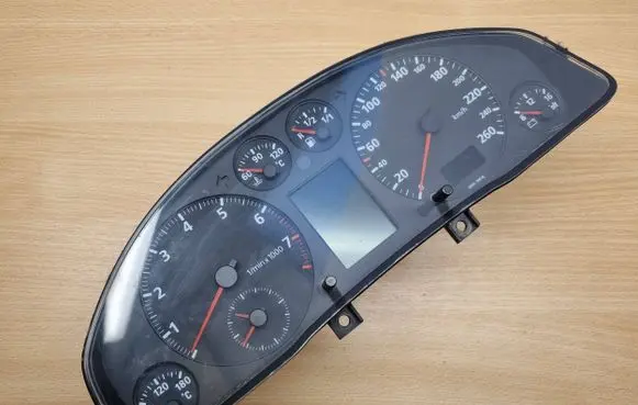 Audi A4 S4 B5 8D Speedometer (instrument cluster) 88311225230