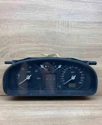 Renault Laguna II Speedometer (instrument cluster) 8200170297 551400302102