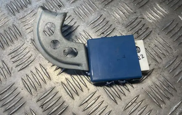 Toyota Yaris Door control unit/module 859800D050