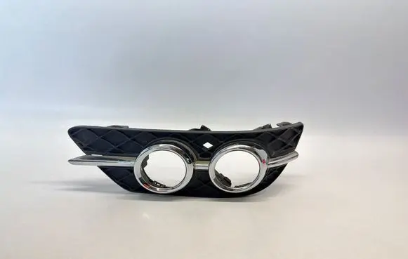 Mercedes-Benz C W204 Front fog light trim/grill A2048803524