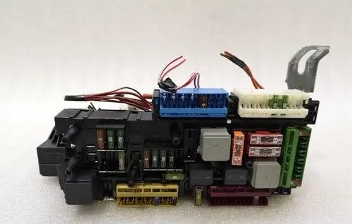 Mercedes-Benz C W204 Fuse box set A2049060305