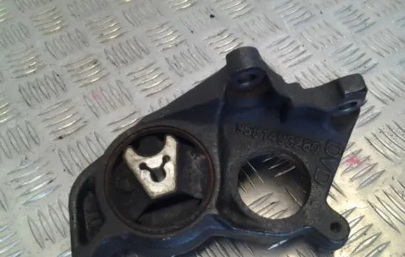 Citroen Berlingo Engine mount bracket 9651493280