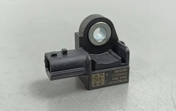 Mitsubishi Outlander IV Airbag deployment crash/impact sensor 01062022