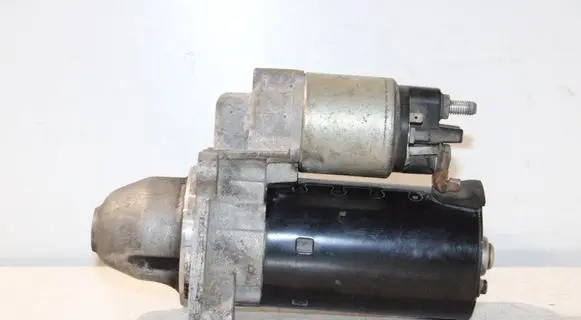 BMW 5 E60 E61 Starter motor 7515391 0001108401