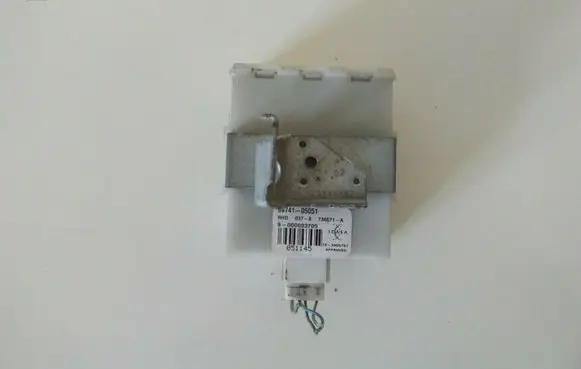 Toyota Avensis T250 Door control unit/module 8974105051 736671A