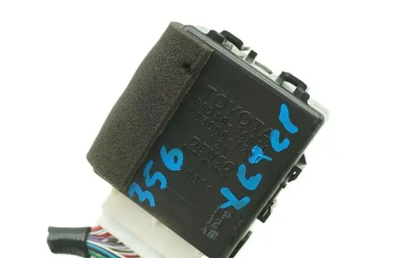 Lexus CT 200H Other control units/modules 8594076010