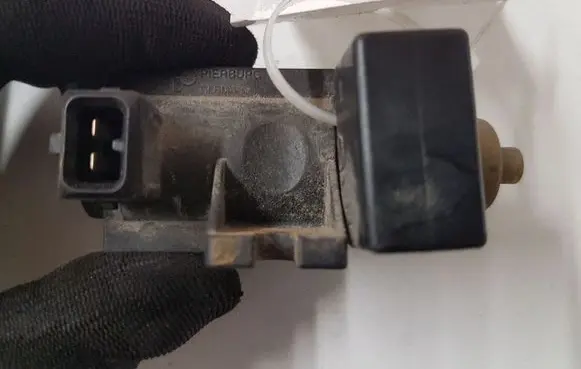 Saab 9-5 Turbo solenoid valve 55563532 70142100
