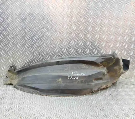 Front wheel arch liner splash guards