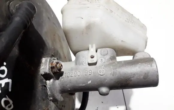 Ford Mondeo MK II Master brake cylinder L481381 21029099