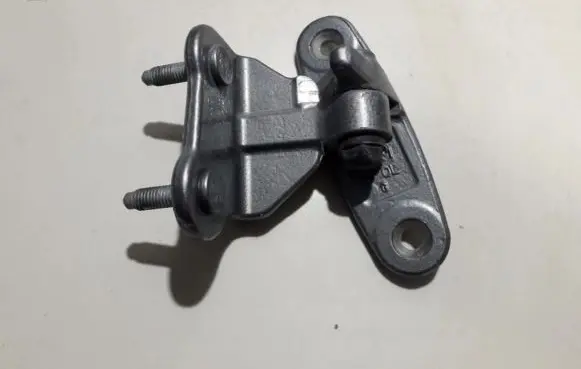 Mercedes-Benz C AMG W204 Rear door lower hinge