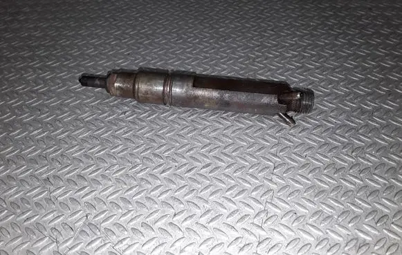 Audi A6 S6 C4 4A Fuel injector 046130201B