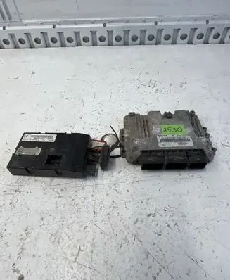 Renault Master II Engine ECU kit and lock set 0281013364