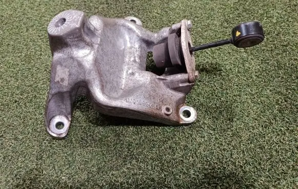 Porsche Cayenne (9Y0 9Y3) Engine mounting bracket 4M0199308CF 4M0199308 4M0199870AR