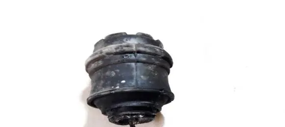 Mercedes-Benz C W203 Engine mount bracket