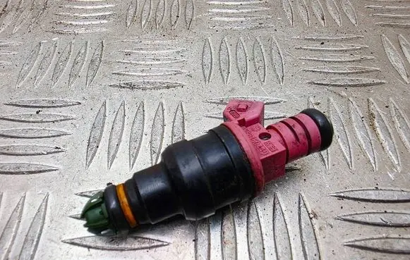 BMW 7 E38 Fuel injector 0280150440