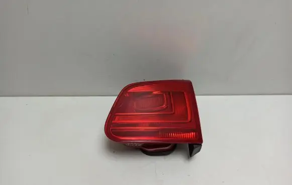 Volkswagen Tiguan Tailgate rear/tail lights