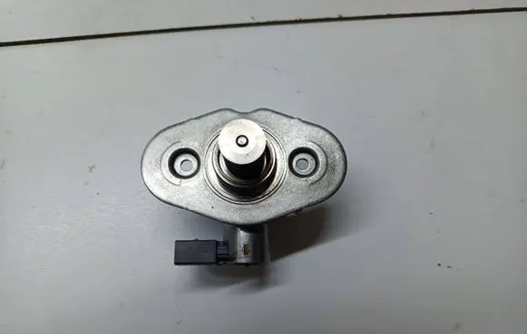 BMW X3 F25 Fuel injection high pressure pump 7584461