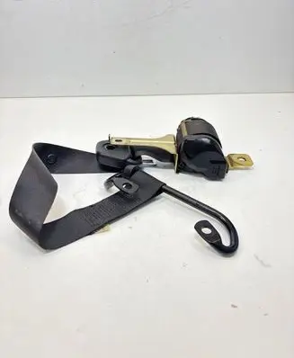 Middle seatbelt (rear)