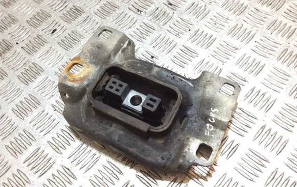 Ford Focus Engine mount bracket