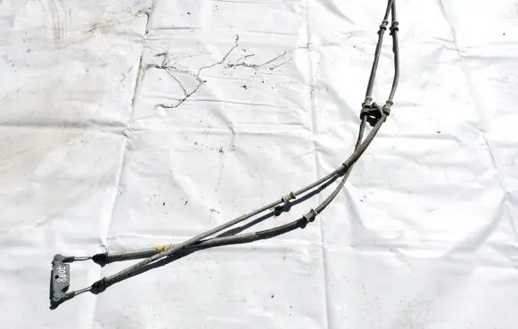 Handbrake/parking brake wiring cable