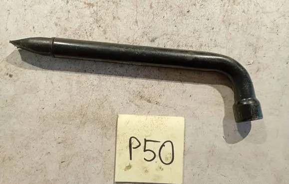 Renault Clio IV Wheel nut wrench 8200492487