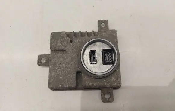 Volkswagen Touran II Headlight ballast module Xenon 8K0941597C