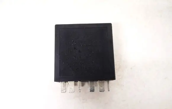 Volkswagen PASSAT B5 Other relay 4b0955531a