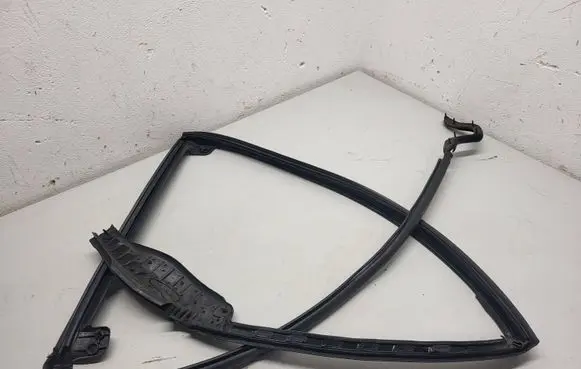 Land Rover Range Rover Sport L494 Rear door rubber seal (on body) DK62250A21A