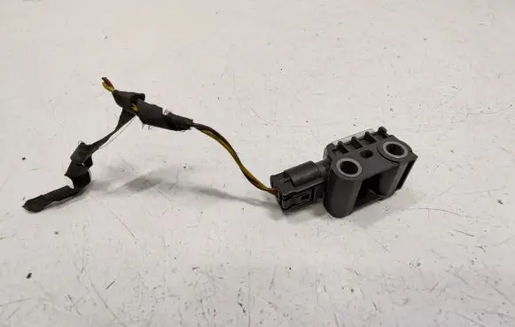 BMW X5 E70 Airbag deployment crash/impact sensor 9152262 65779152262